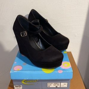 Black heel wedges